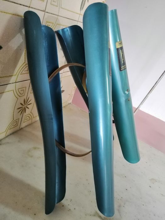 Armação em Plástico e Metal para Botas de Cano Alto