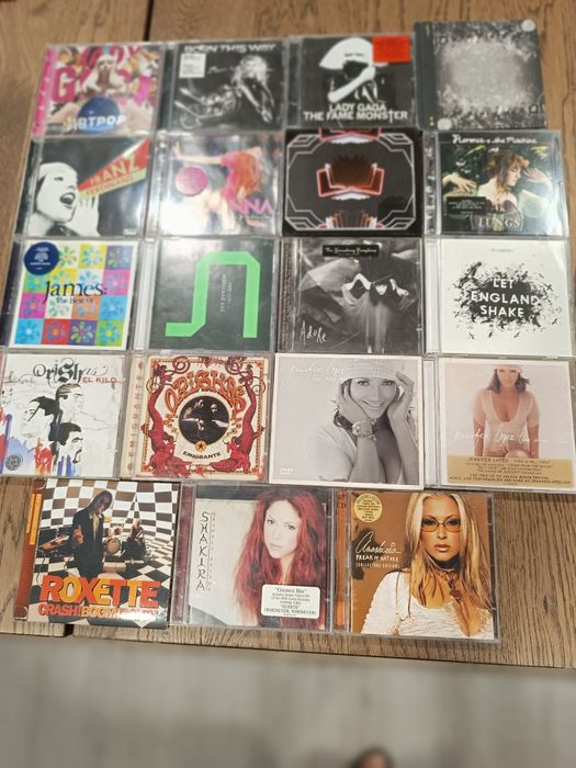 Vendo 19 CDs de vários géneros