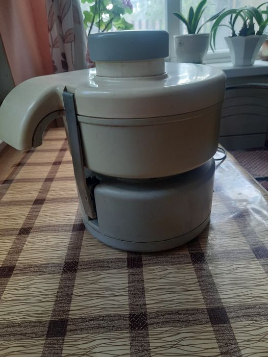 Продам соковижималку.