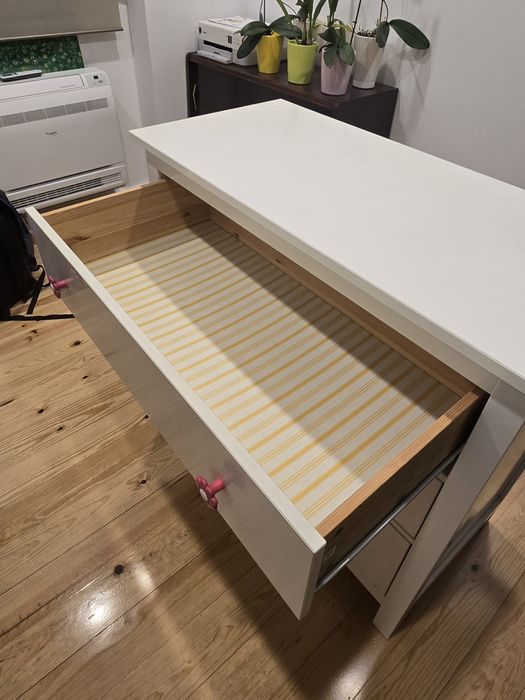 Cómoda Hemnes Ikea 3 gavetas (usada)