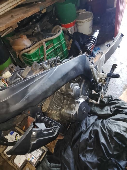 Motor 125 marca riya com instalação elétrica a fucionar