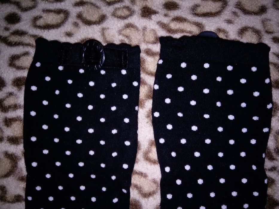 Meias bolinhas pretas e brancas