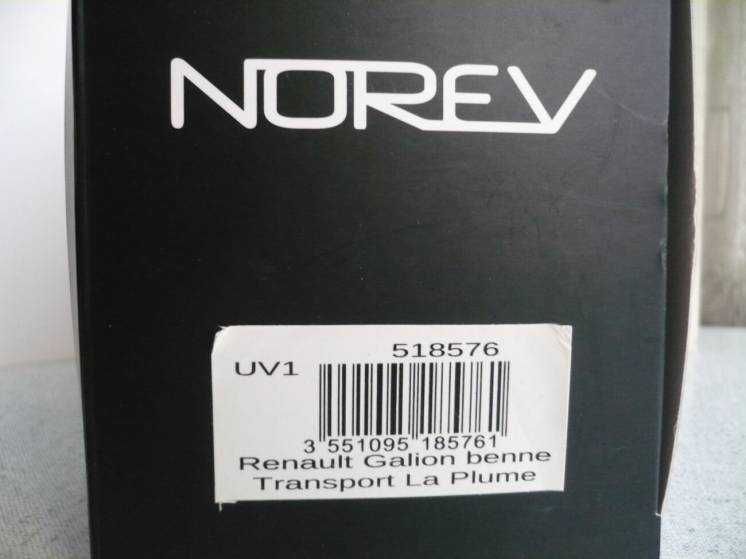 Renault Galion 2,5 т. - самосвал 1:43 Norev