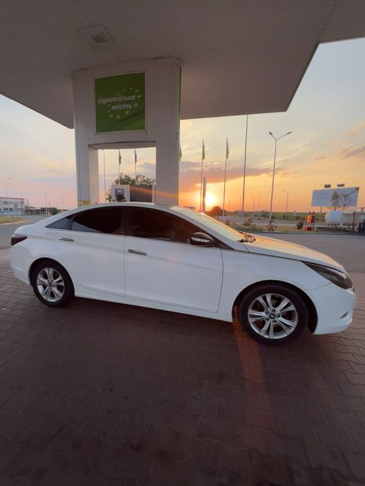 Hyundai Sonata limited 2.4 л. 2012