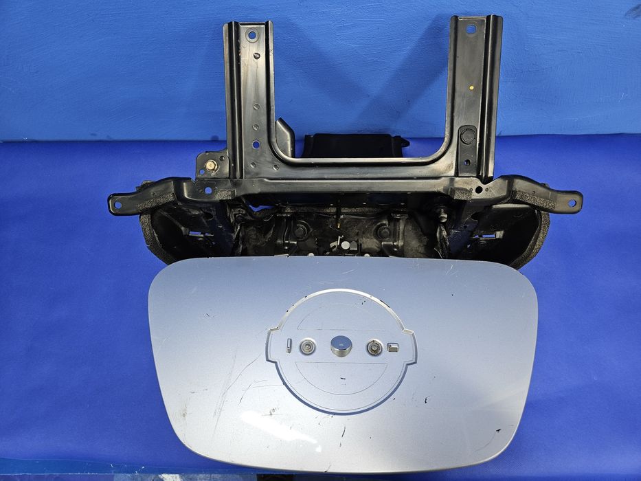 GNIAZDO ŁADOWANIA obudowa Nissan Leaf I port stelaż klapka zaślepka OE