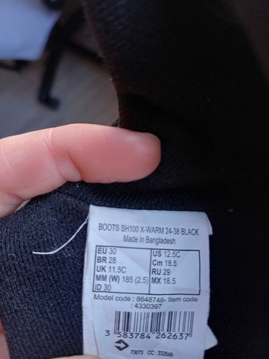 Продам дитяче фірмове взуття