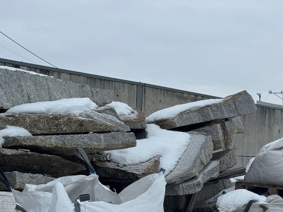 Granit oflisy duże bryły