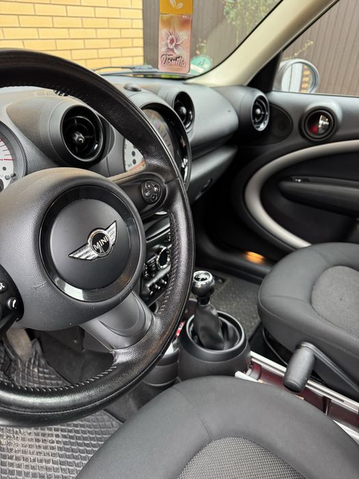 Автомобіль кросовер