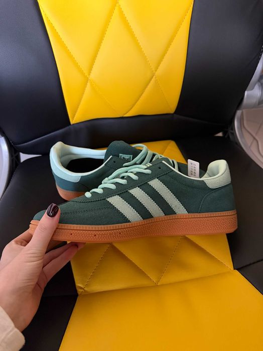Чоловічі кросівки Adidas Handball Spezial (зелені)
