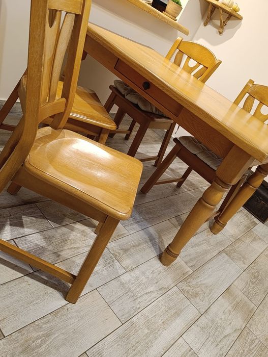 Stół dębowy + cztery krzesła