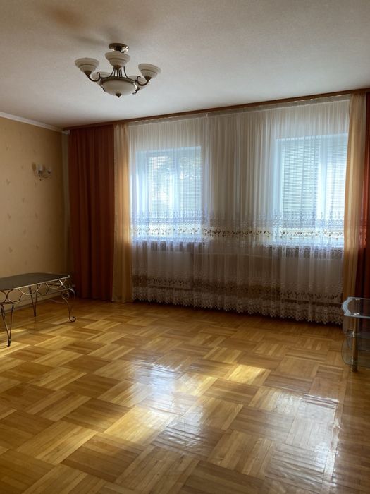 Продається двоповерховий будинок у місті Берестин.