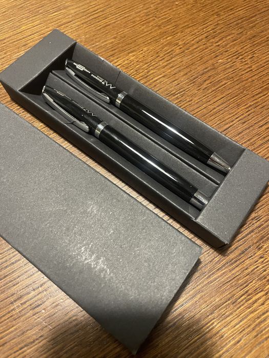 Dlugopisy komplet -nowe w pudelku