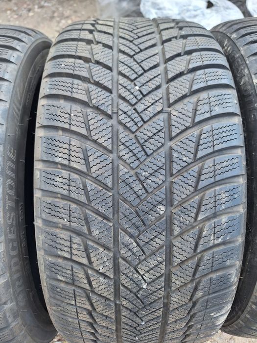 Opony zimowe Bridgestone Blizzak LM 001  245 40 r18 93V AO