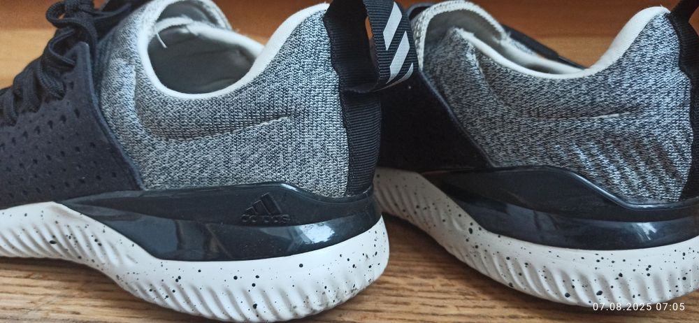 Кросівки чоловічі Adidas, розмір 42, устілка 26