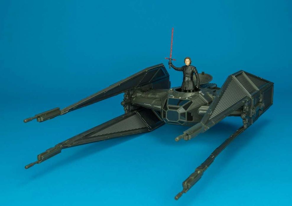 Star Wars The Last Jedi Nave Kylo Ren - Tie Silencer Nova na caixa