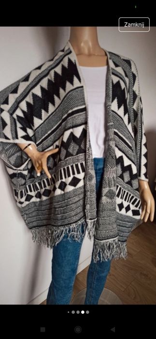 Sg Piękne ponczo wzory czarnobiałe  z frędzlami orginalne stylowe modn