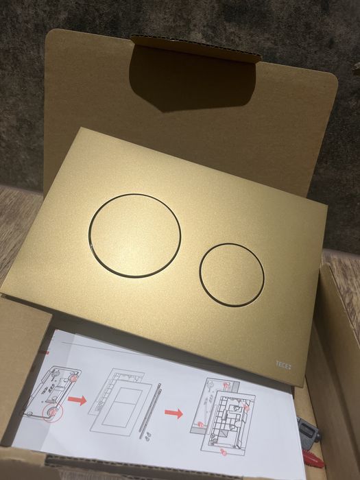 TECE przycisk splukujacy metaliczny mosiądz