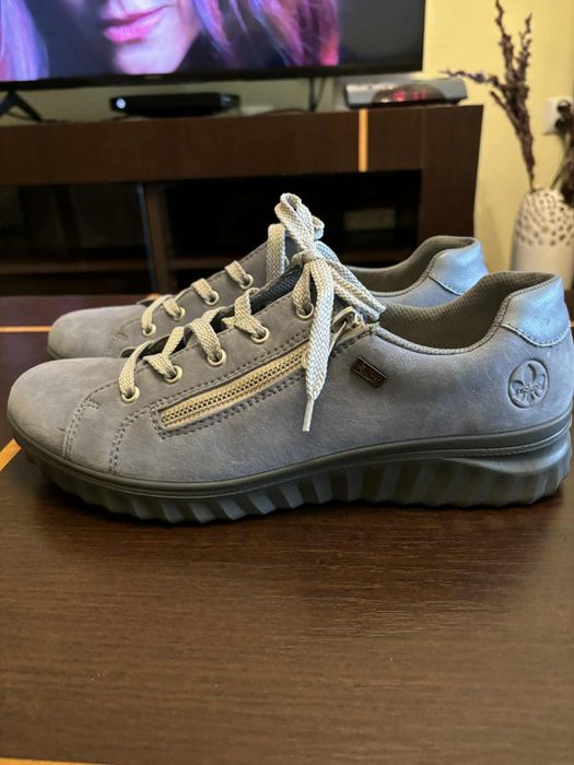 Półbuty Rieker antistress, rozmiar 42.