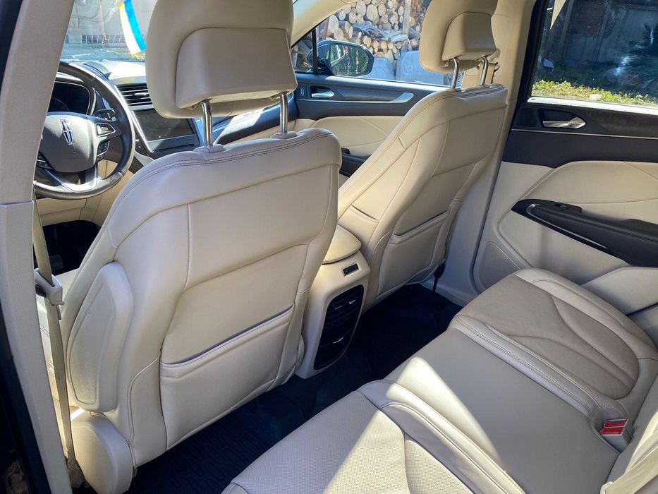 Продаю власне авто Lincoln MKC