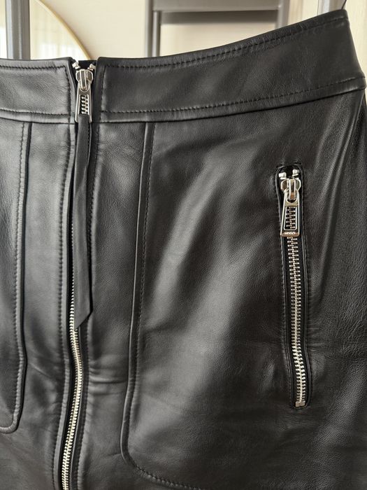 Продам кожанную юбку Hugo Boss