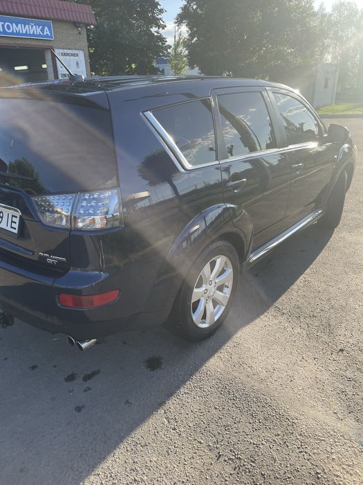 Mitsubishi Outlander XL 3.0 V6 2011p.