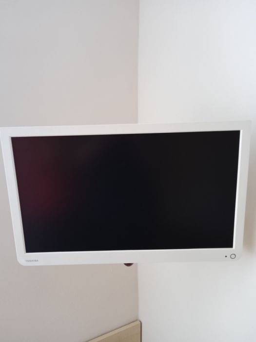 Telewizor 22 cale.Kolor biały.Nowy dekoder.