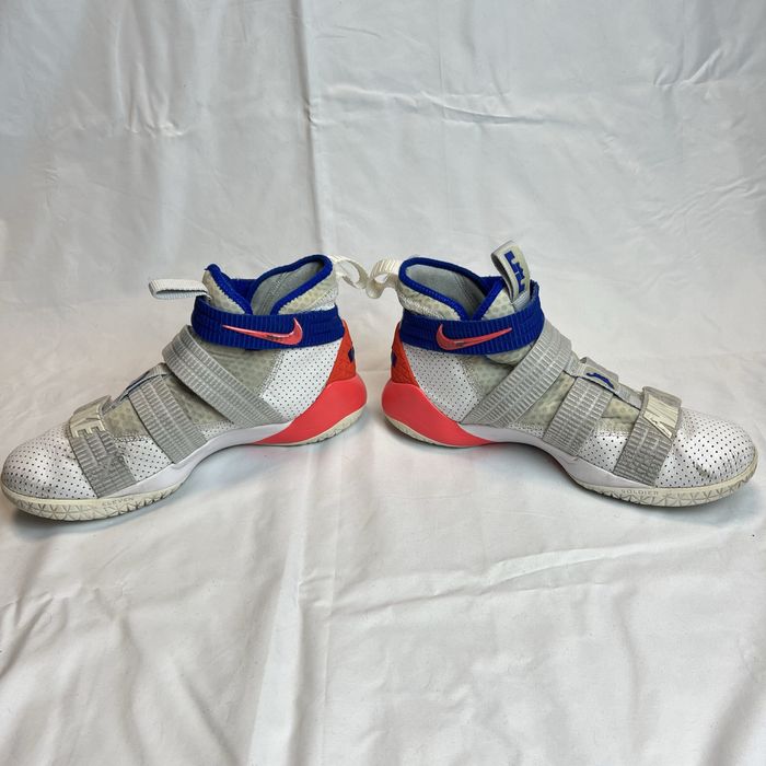 Баскетбольні кросівки Nike Lebron soldier 11