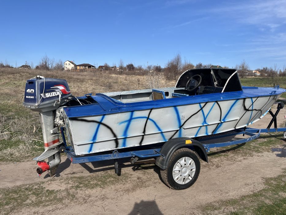 Моторний човен Прогрес 2 в хорошому стані