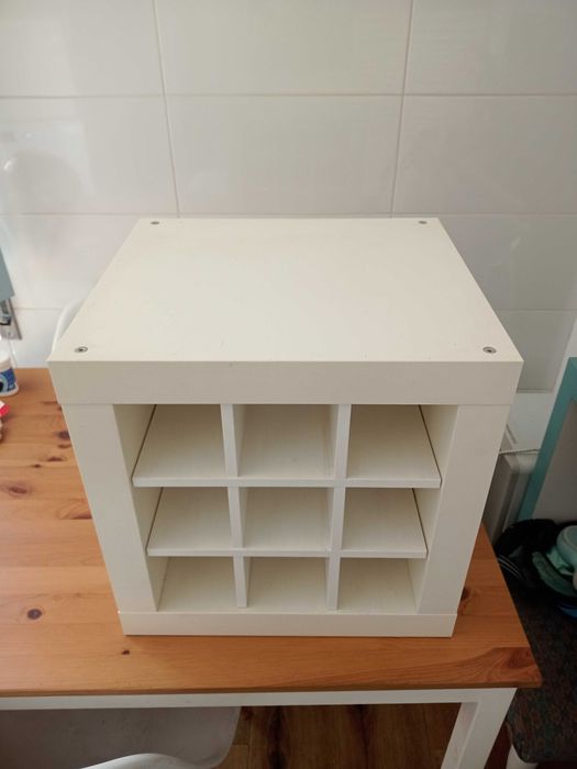 Cubo garrafeira da IKEA em muito bom estado.Robusto. Entrega Setúbal e arredores ou zona a combinar.