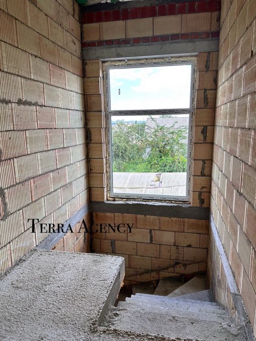 Дуплекс біля Аметист Мол/газ/4 кімнати/кухня вітальня/велика ділянка