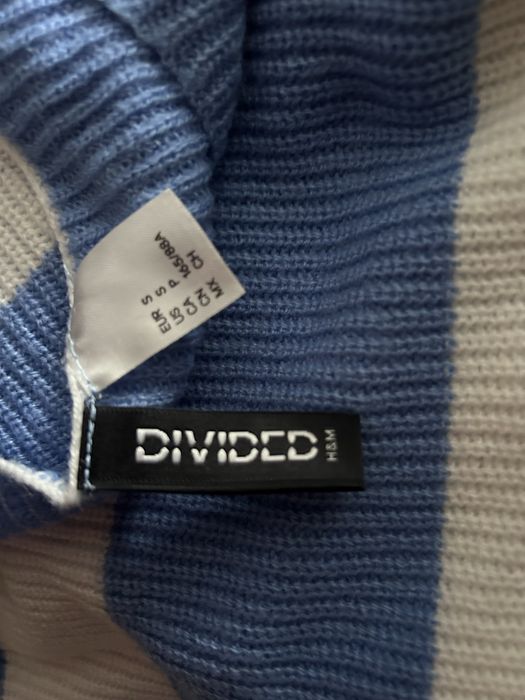 Sweter niebiesko bialy