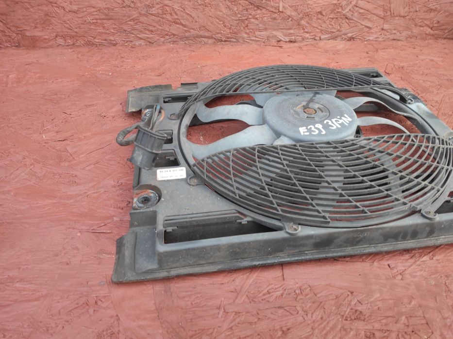 BMW E39 / E38 Oryginalny wentylator chłodnicy klimatyzacji 3 PINY OEM