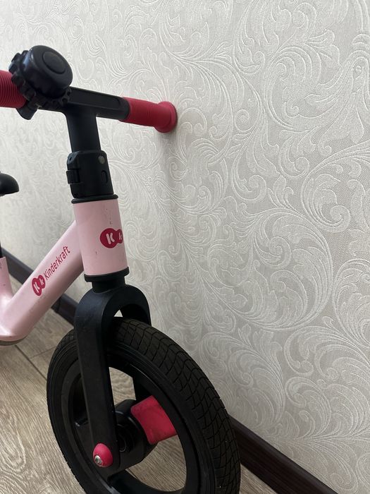 Біговел Kinderkraft Goswift