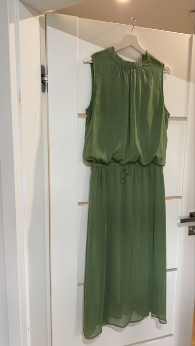 ł: Zielona sukienka midi mado zielona khaki , zwiewna, stójka, rozm. L