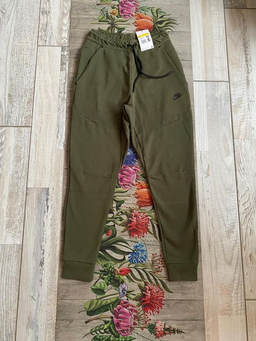 Штаны Nike tech fleece