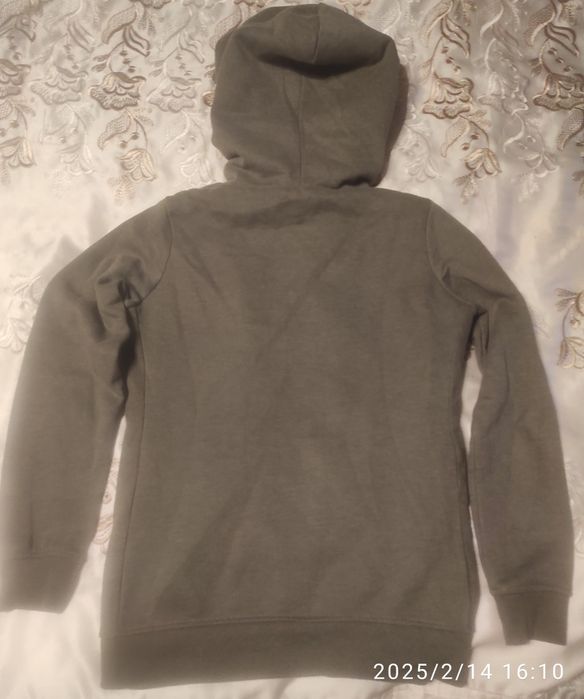 Ciepła bluza damska.