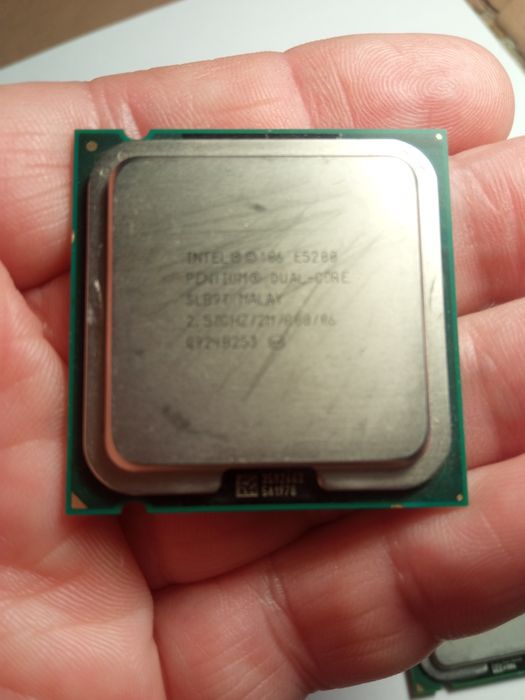 Процесори Socket 775 CeleronD331 2,66 GHz ,Intel  E5200 2,5GHz