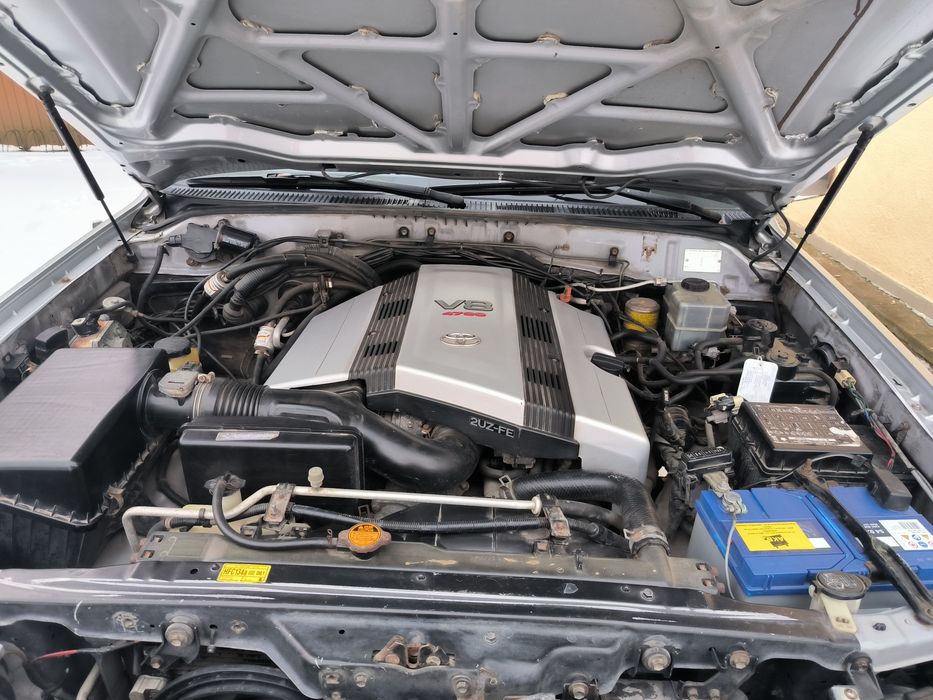 Toyota Land Cruiser 100