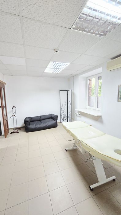 Здам салон вул.Довженко