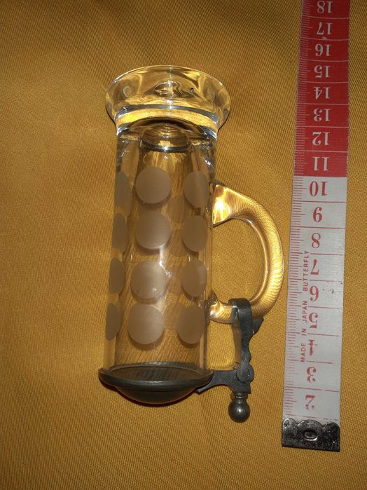 Antiga Caneca de Licor em vidro e estanho