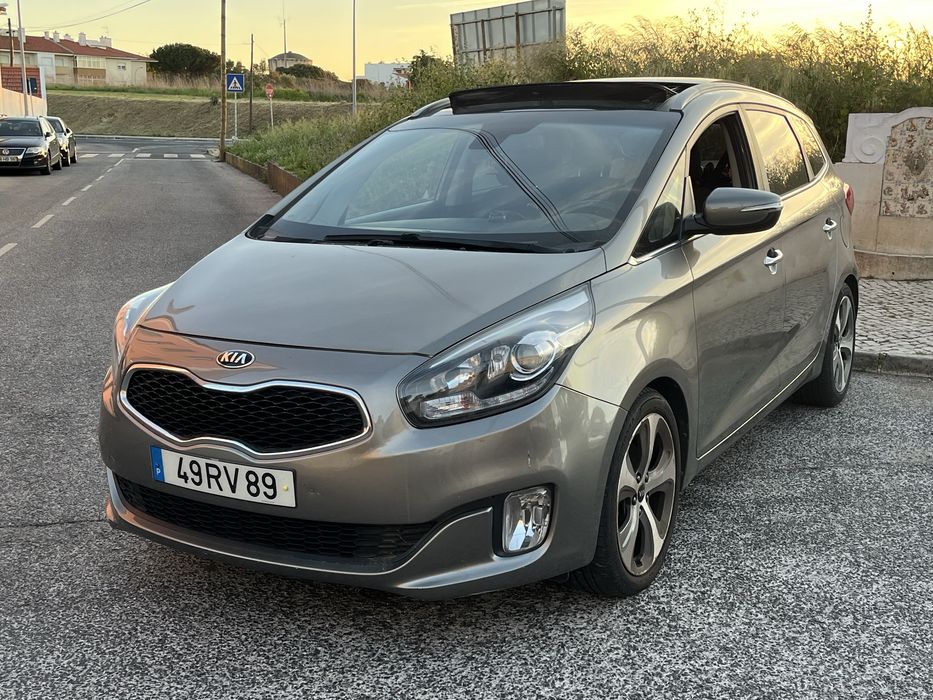 Kia Carens 1.7 NACIONAL - Cx. Automática - 7 lugares