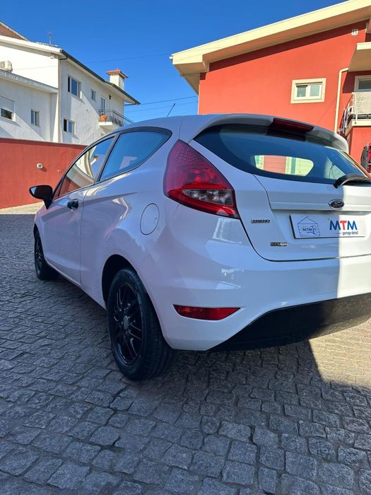 Ford fiesta  vendo ou troco