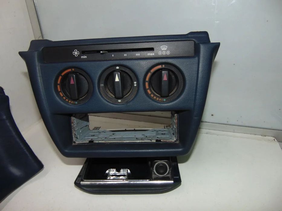 Mercedes 190/W201 guarnição/Consola