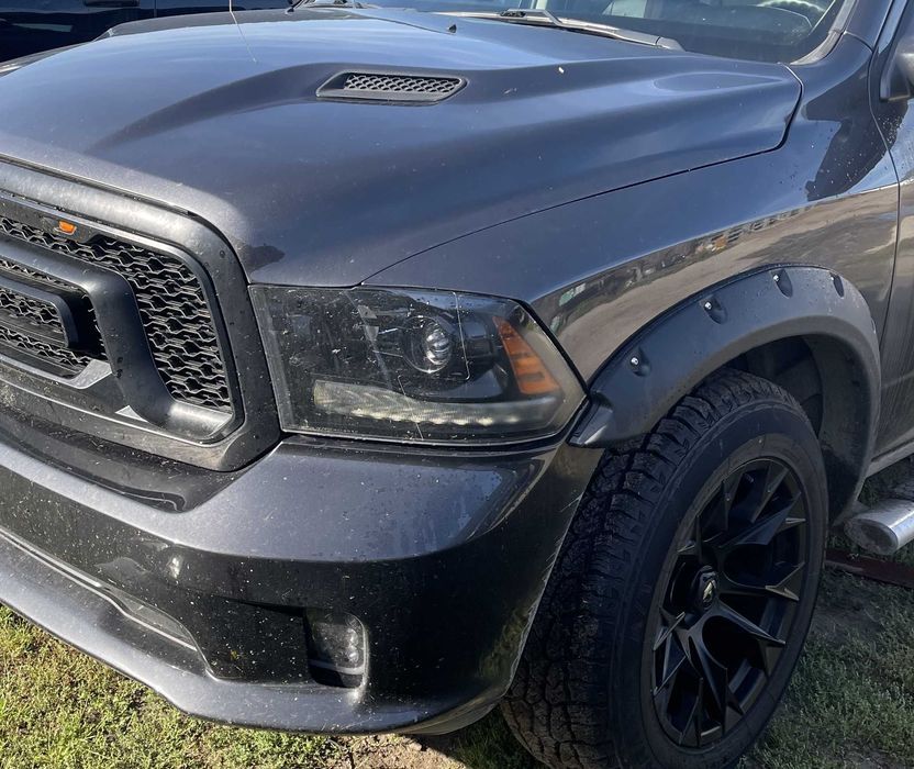Poszerzenia błotników listwy Dodge Ram 1500 IV 2009 - 2024 STRUKTURA