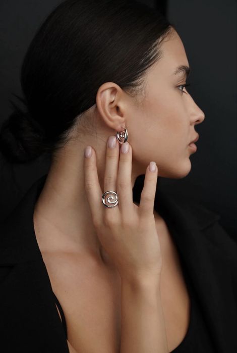 Срібна каблучка Spiral, Chuttyevo