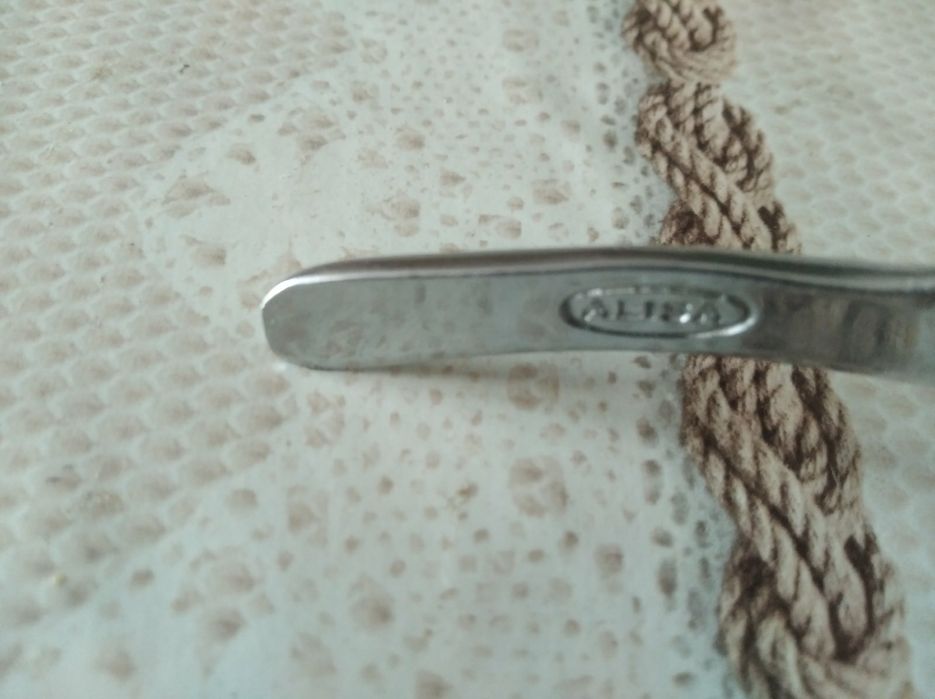 Продам дві старі опасні бритви і ручну машинку стару