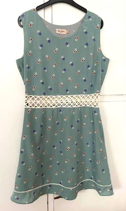 Urocza sukienka Miss Patina London
Rozm. 10/38