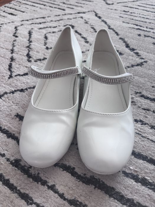 Buty komunijne r. 36