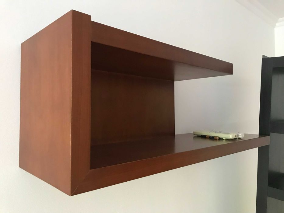 Várias mobilias para sala de estar. Em bom estado de conservação.