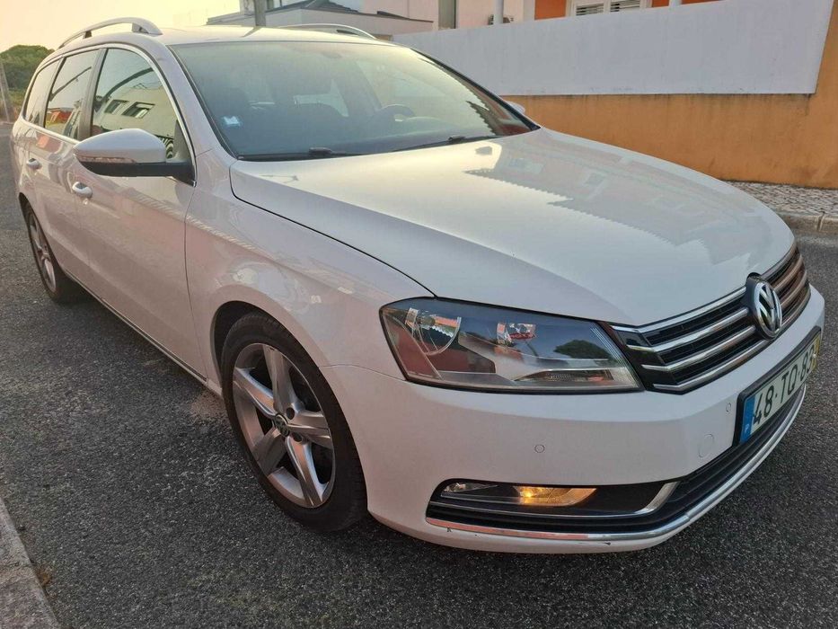VW Passat variant 1.6 TDI Teto panorâmico /bola reboque electrica. Revisão substiuido- embraiagem/pneus/discos/kit injetores